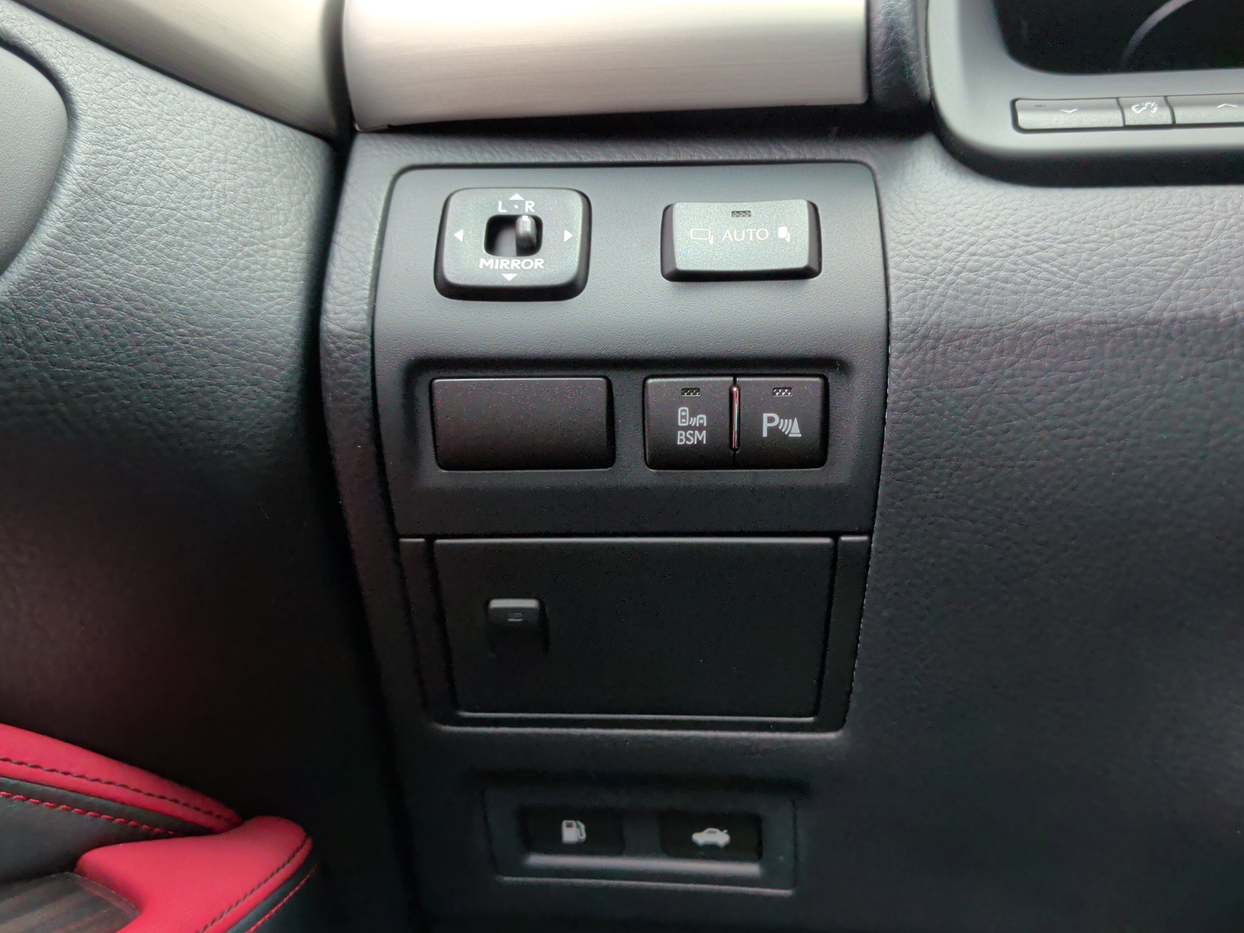 Used 2015 Lexus LS 460 RWD image 23