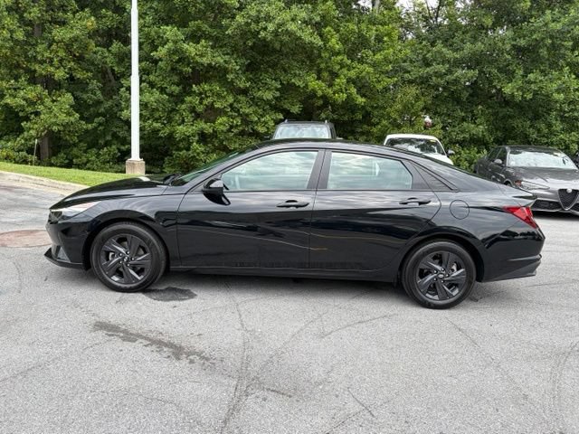 Used 2023 Hyundai Elantra SEL w/ Cargo Package FWD image 4