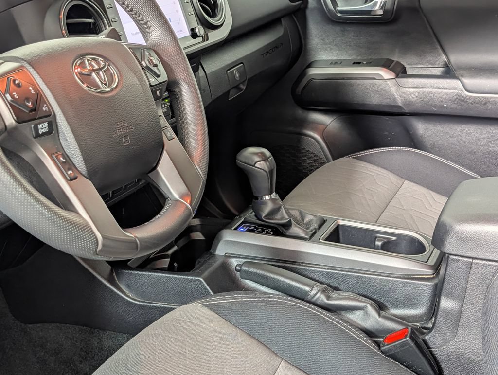 Used 2021 Toyota Tacoma TRD Off-Road AWD/4WD image 20