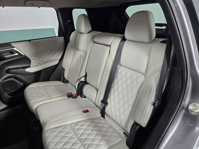 Used 2023 Mitsubishi Outlander SEL AWD/4WD image 15
