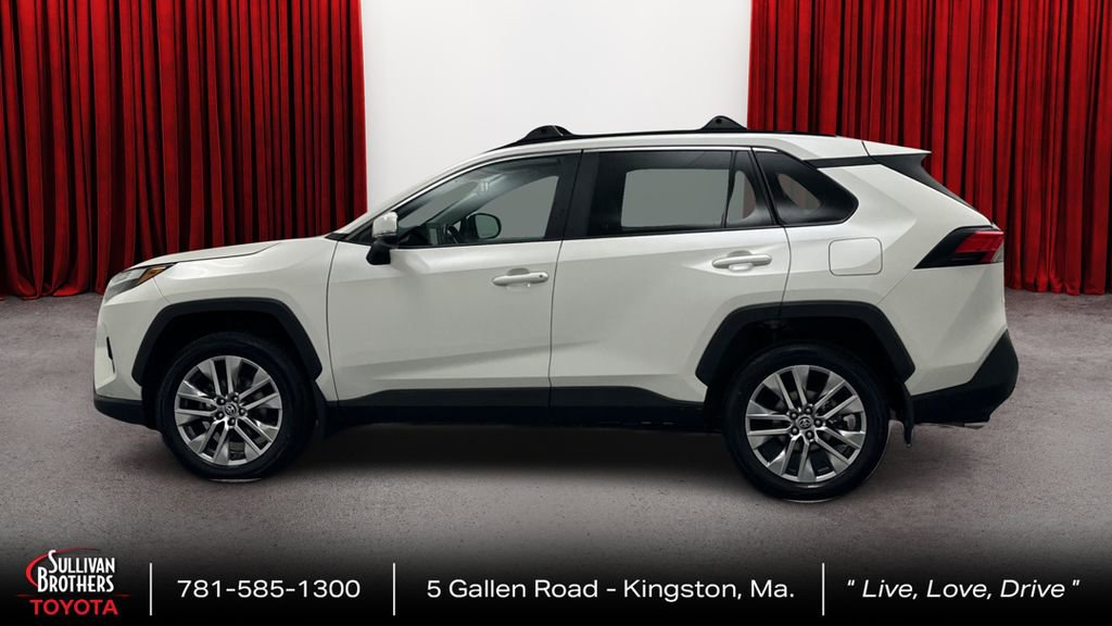 Used 2022 Toyota RAV4 XLE Premium AWD/4WD image 8
