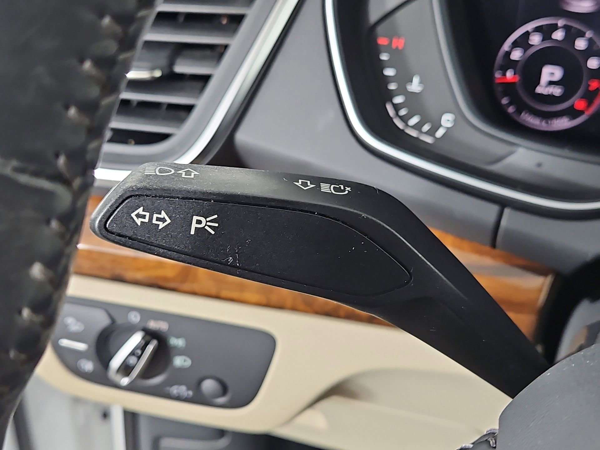 Used 2018 Audi Q5 2.0T Premium Plus w/ Premium Plus Package image 31