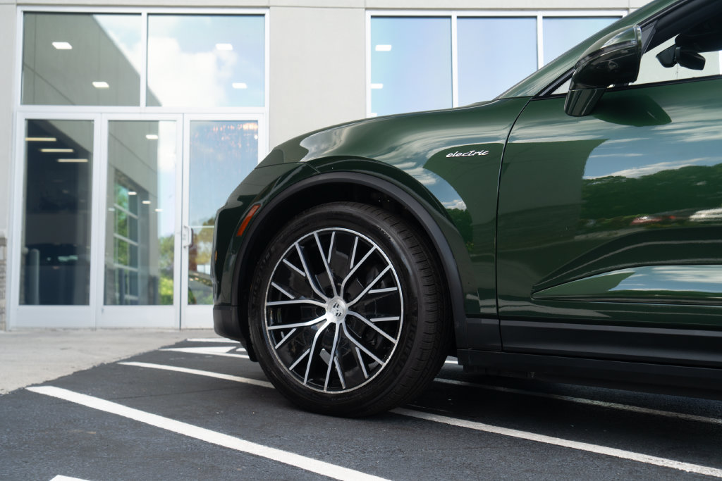 Used 2024 Porsche Macan 4 Electric AWD/4WD image 20