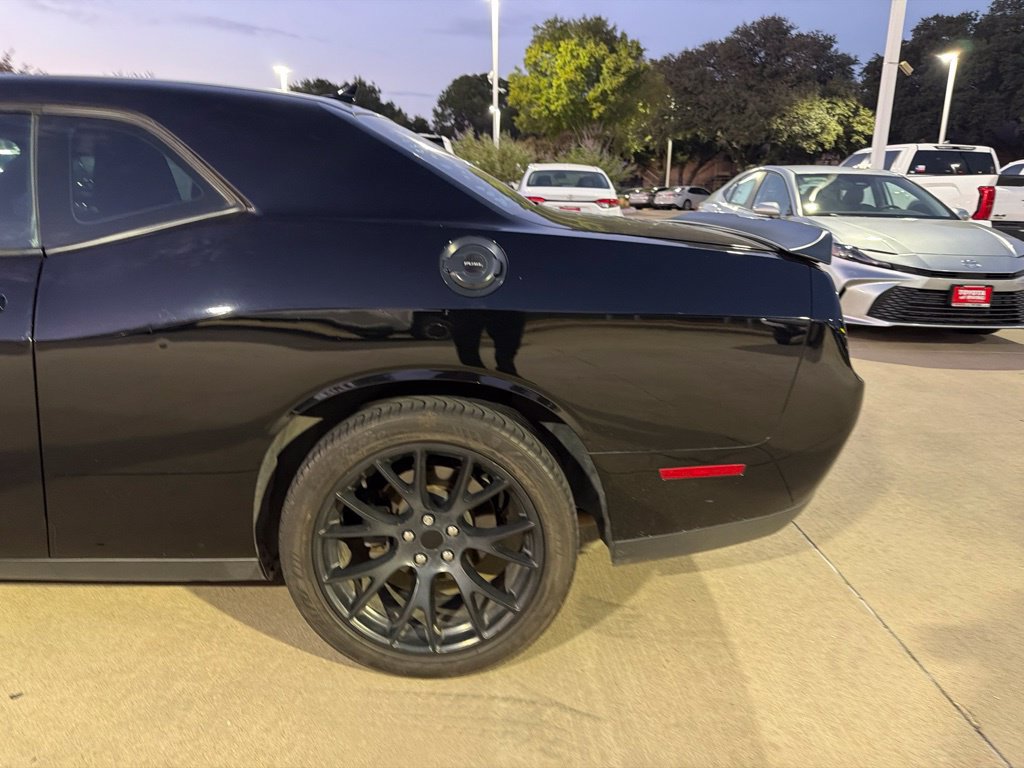Used 2016 Dodge Challenger SXT w/ Blacktop Package RWD image 4