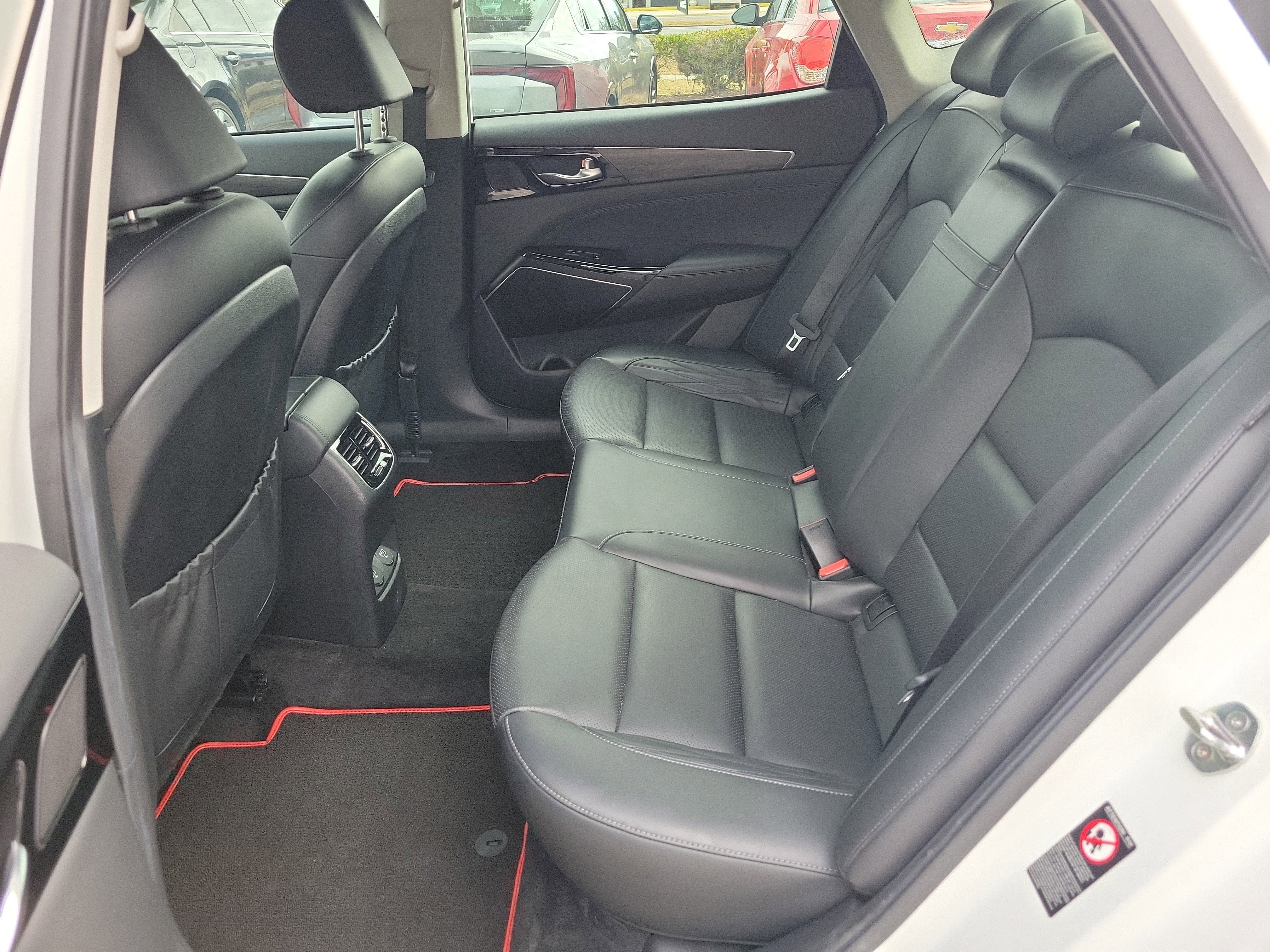 Certified 2020 Kia Cadenza Limited image 14