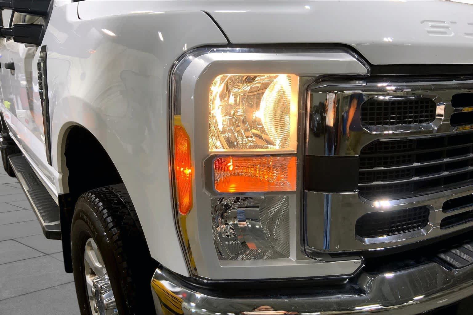 Used 2023 Ford F250 XLT w/ Snow Plow Prep Package AWD/4WD image 28