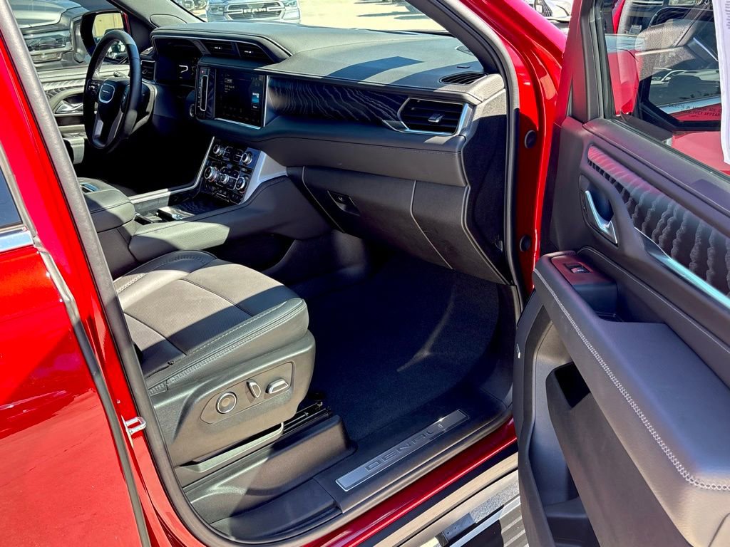 Used 2024 GMC Yukon XL Denali w/ Max Trailering Package image 31