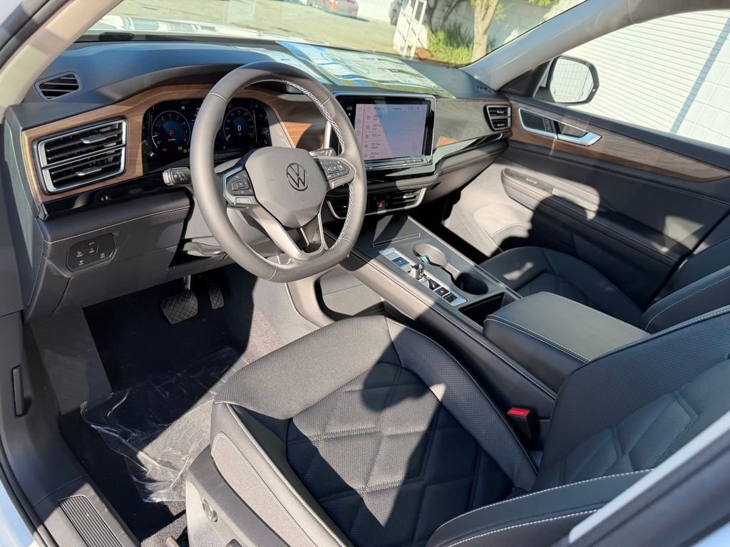 New 2026 Volkswagen Atlas SE image 2