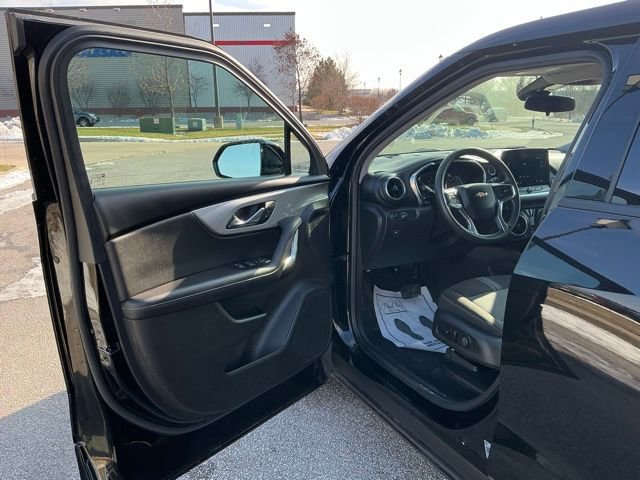 Used 2025 Chevrolet Blazer LT image 17