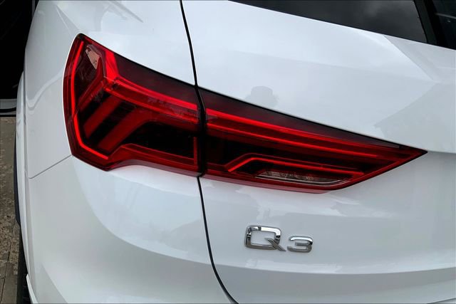 Used 2024 Audi Q3 2.0T Premium image 29