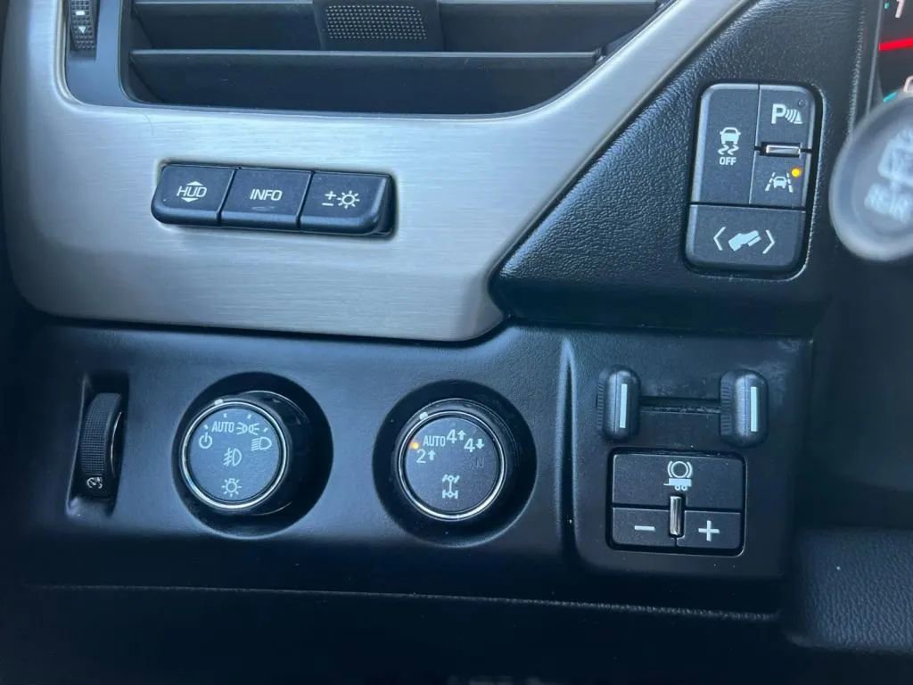 Used 2018 GMC Yukon Denali AWD/4WD image 50
