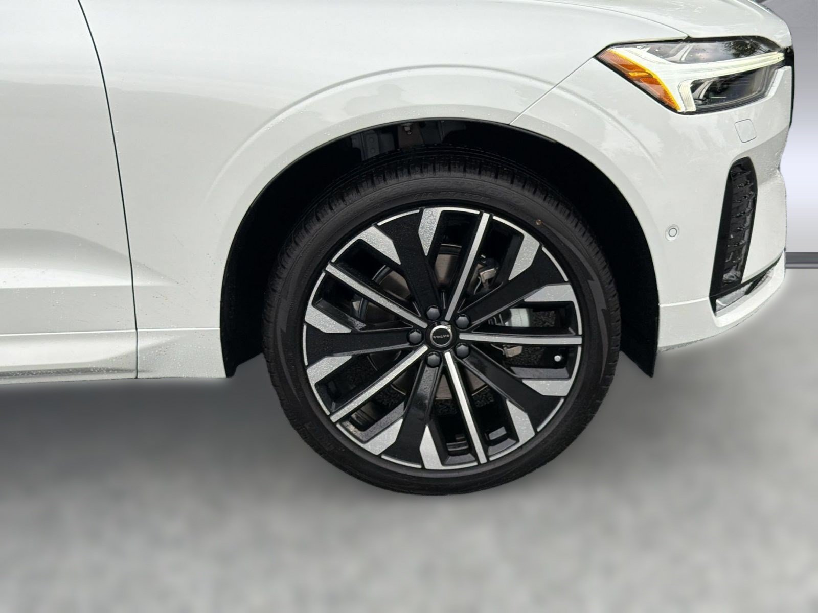 New 2027 Volvo XC60 B5 Ultra AWD/4WD image 12