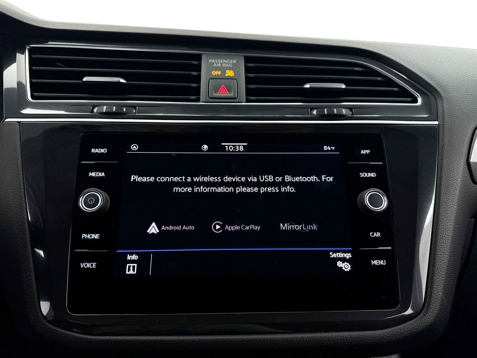 Used 2022 Volkswagen Tiguan SE FWD image 21