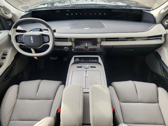 New 2026 Lincoln Navigator Reserve AWD/4WD image 11