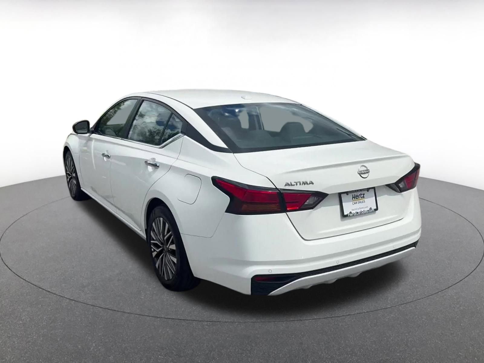 Used 2025 Nissan Altima 2.5 SV FWD image 10
