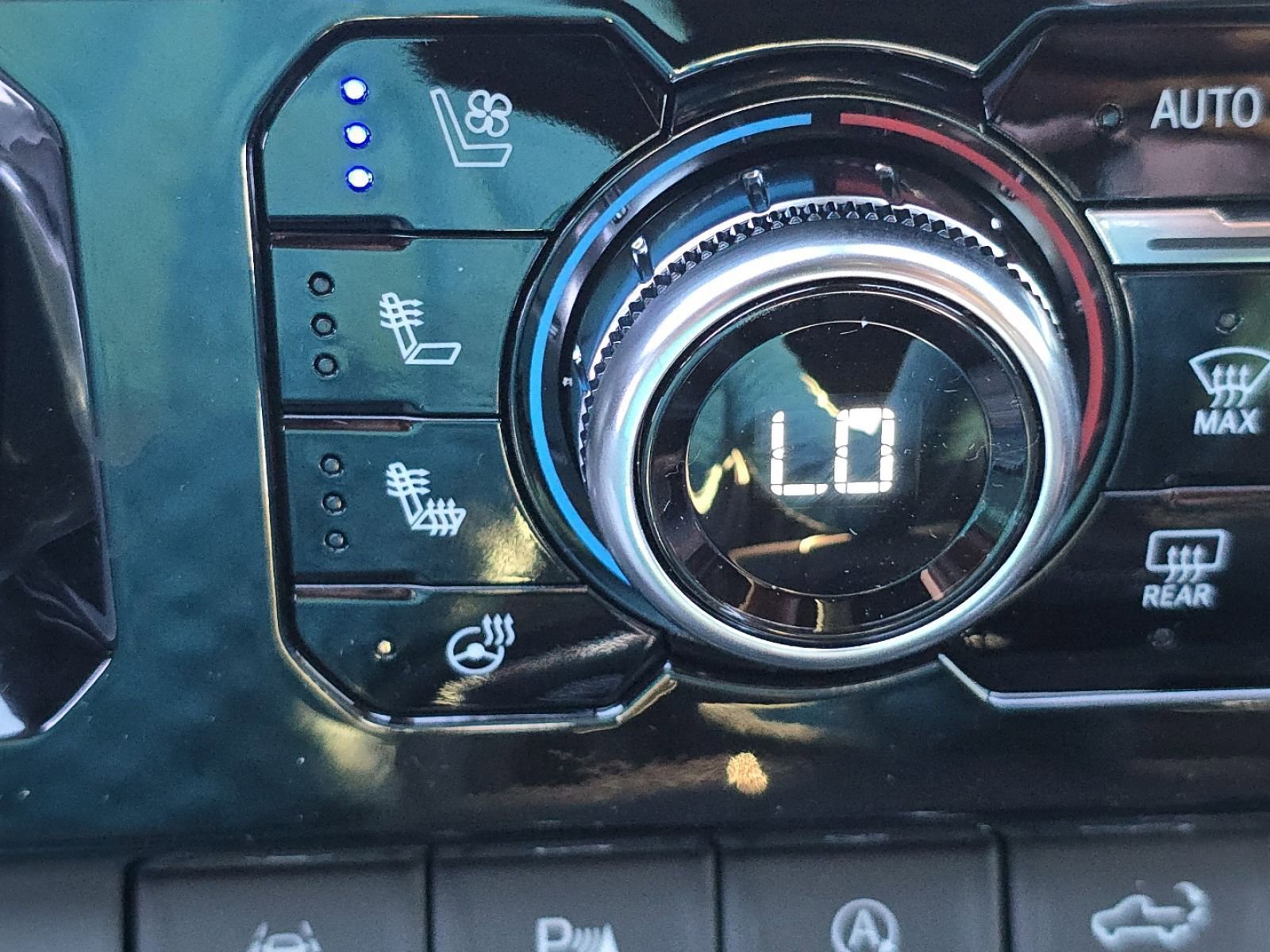 New 2026 GMC Sierra 1500 Denali image 9