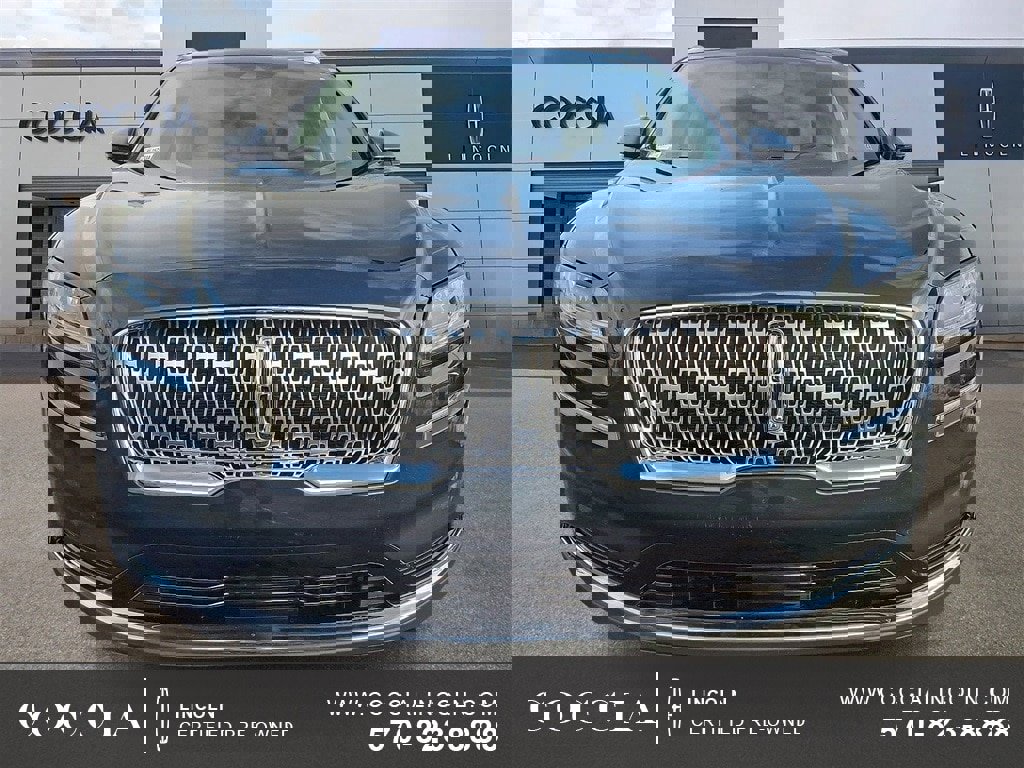 Certified 2022 Lincoln Nautilus Reserve image 2