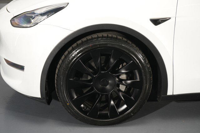 Used 2023 Tesla Model Y AWD image 46