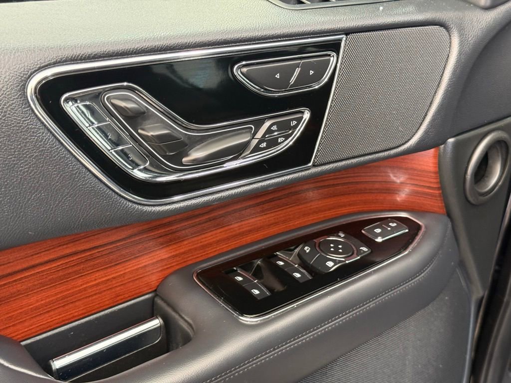 Used 2024 Lincoln Navigator Reserve image 16
