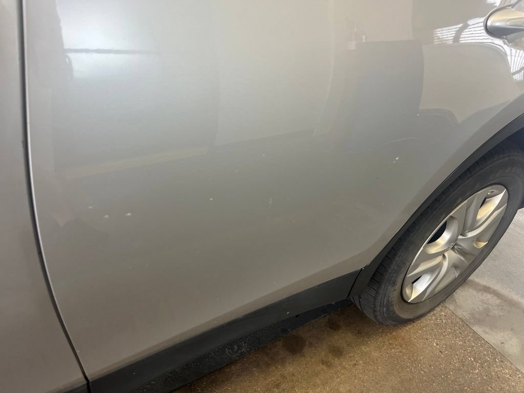Used 2015 Toyota RAV4 LE AWD/4WD image 16