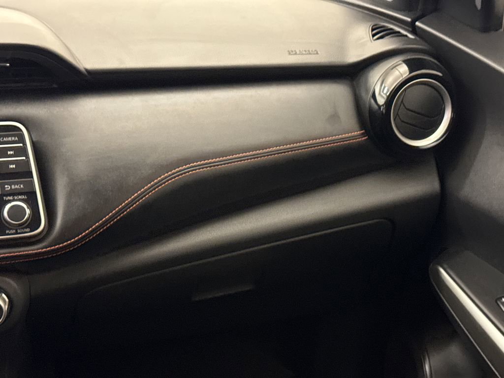 Used 2018 Nissan Kicks SR image 15