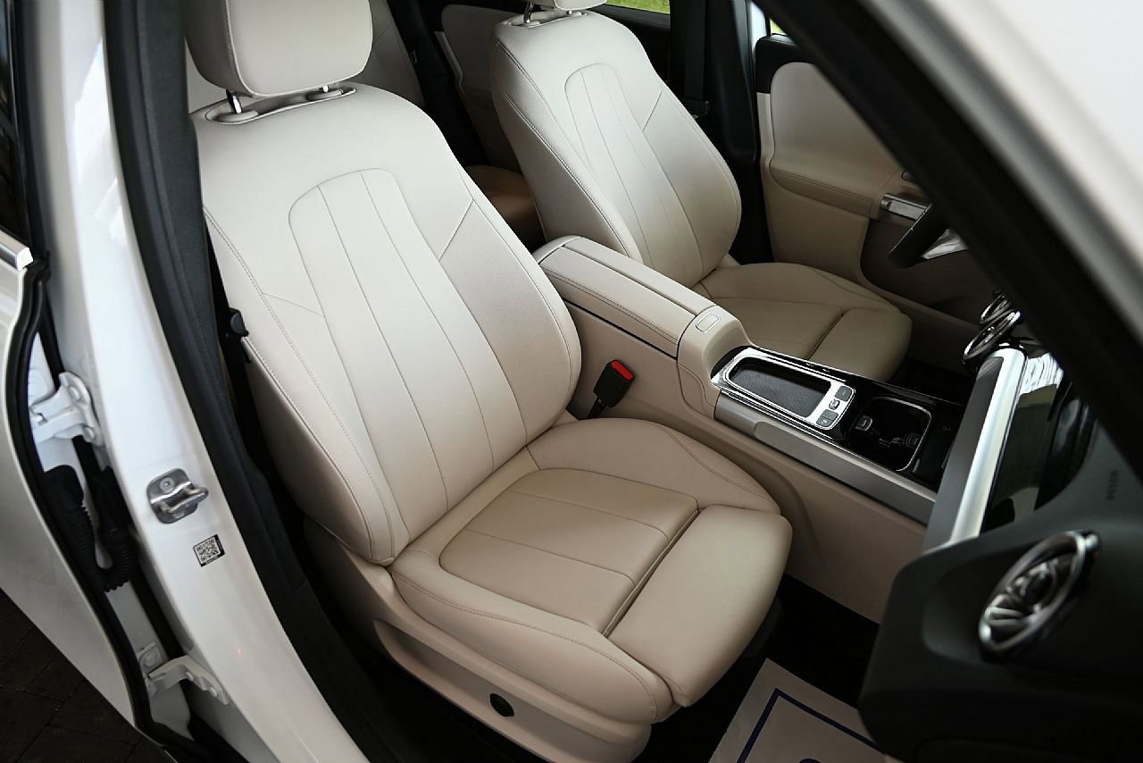 Certified 2025 Mercedes-Benz GLB 250 4MATIC image 7