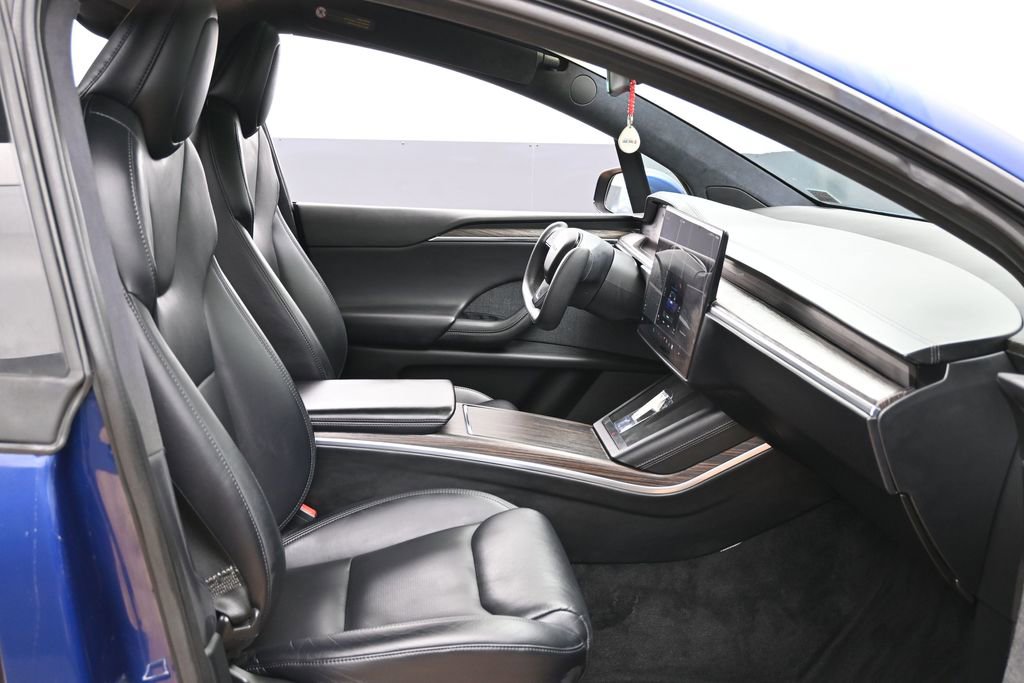 Used 2022 Tesla Model X image 45