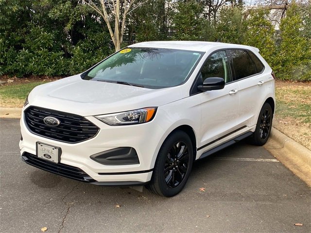 Used 2023 Ford Edge SE w/ Black Appearance Package image 3