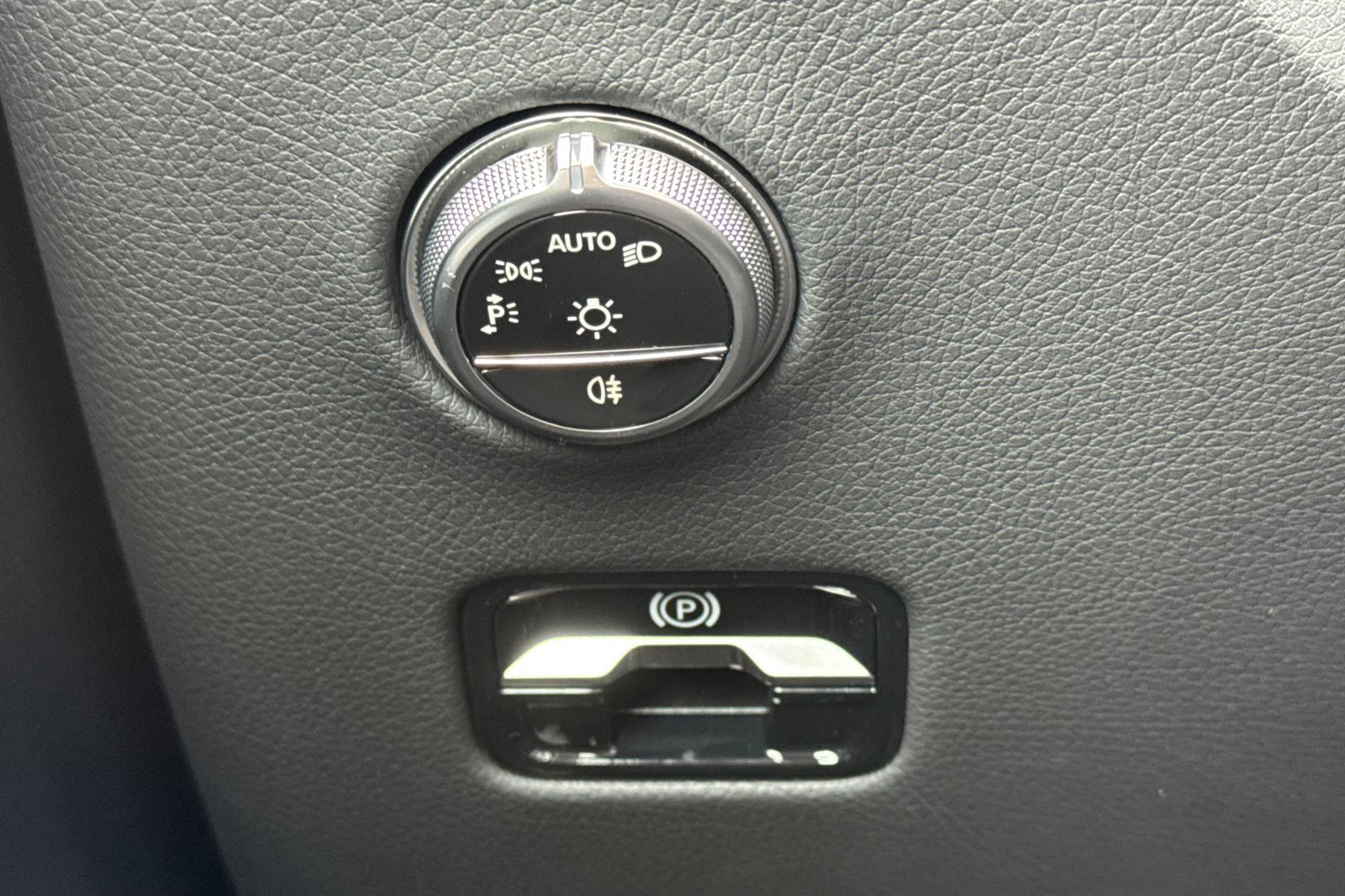 New 2026 Mercedes-Benz GLC 300 4MATIC image 28