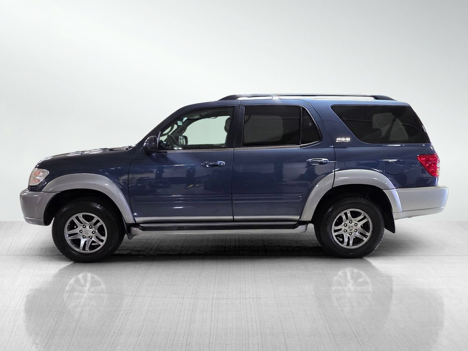 Used 2004 Toyota Sequoia SR5 RWD image 4