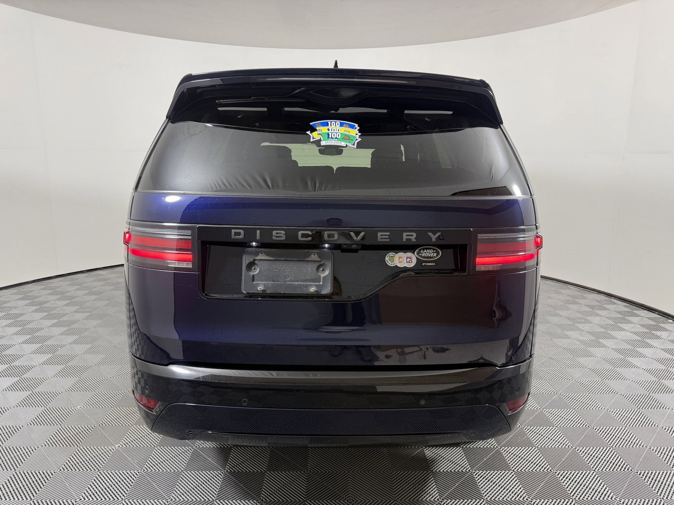 Used 2022 Land Rover Discovery S R-Dynamic image 8
