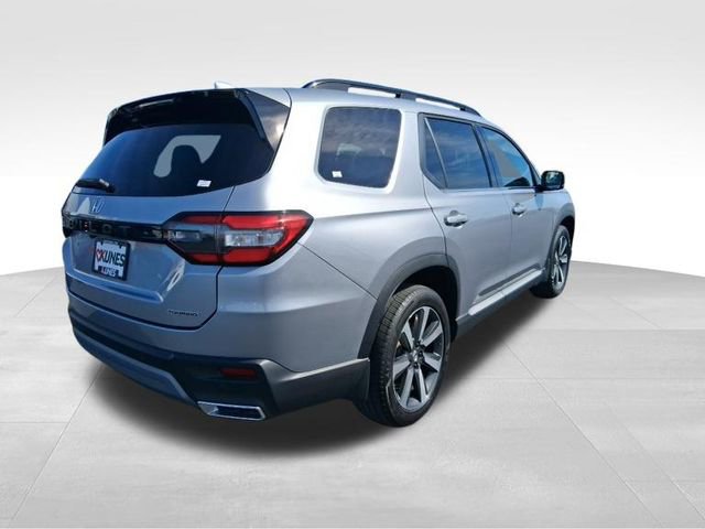 Used 2023 Honda Pilot Touring image 8