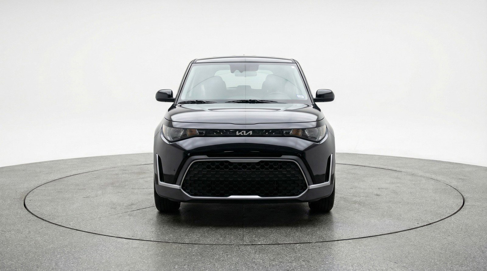 Used 2025 Kia Soul LX w/ LX Technology Package image 2