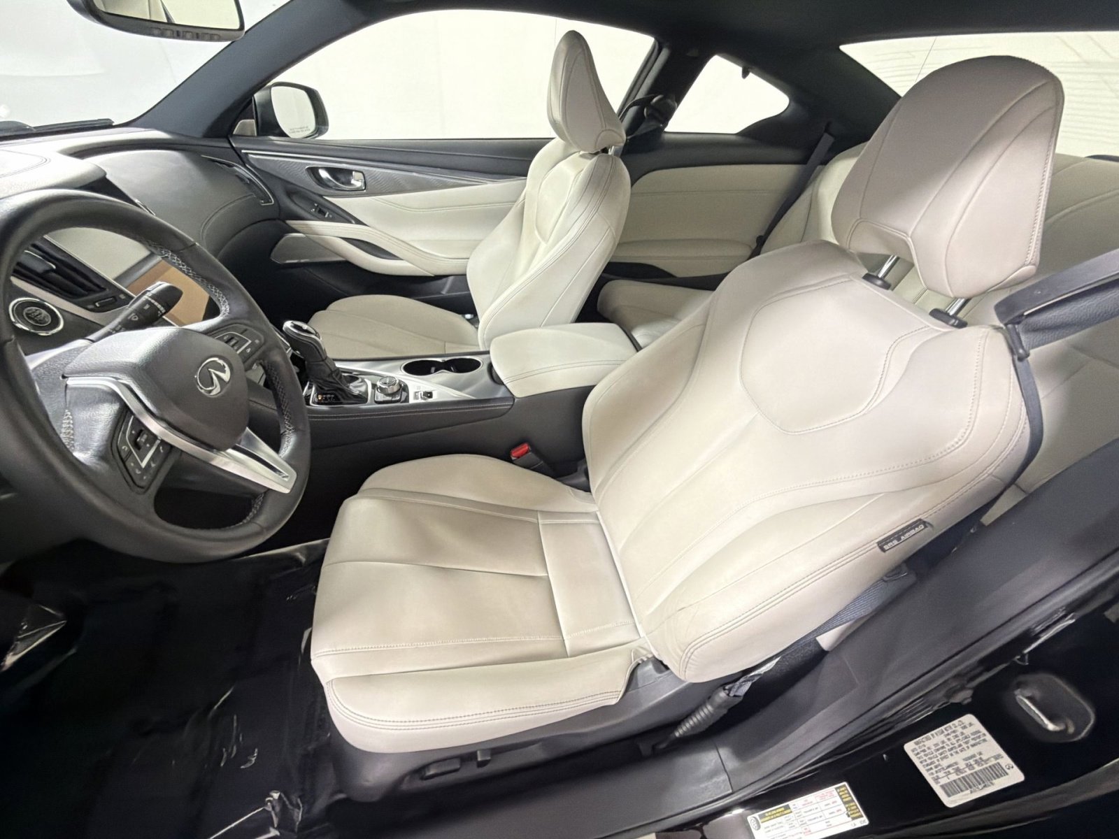 Used 2017 INFINITI Q60 w/ Cargo Package image 13