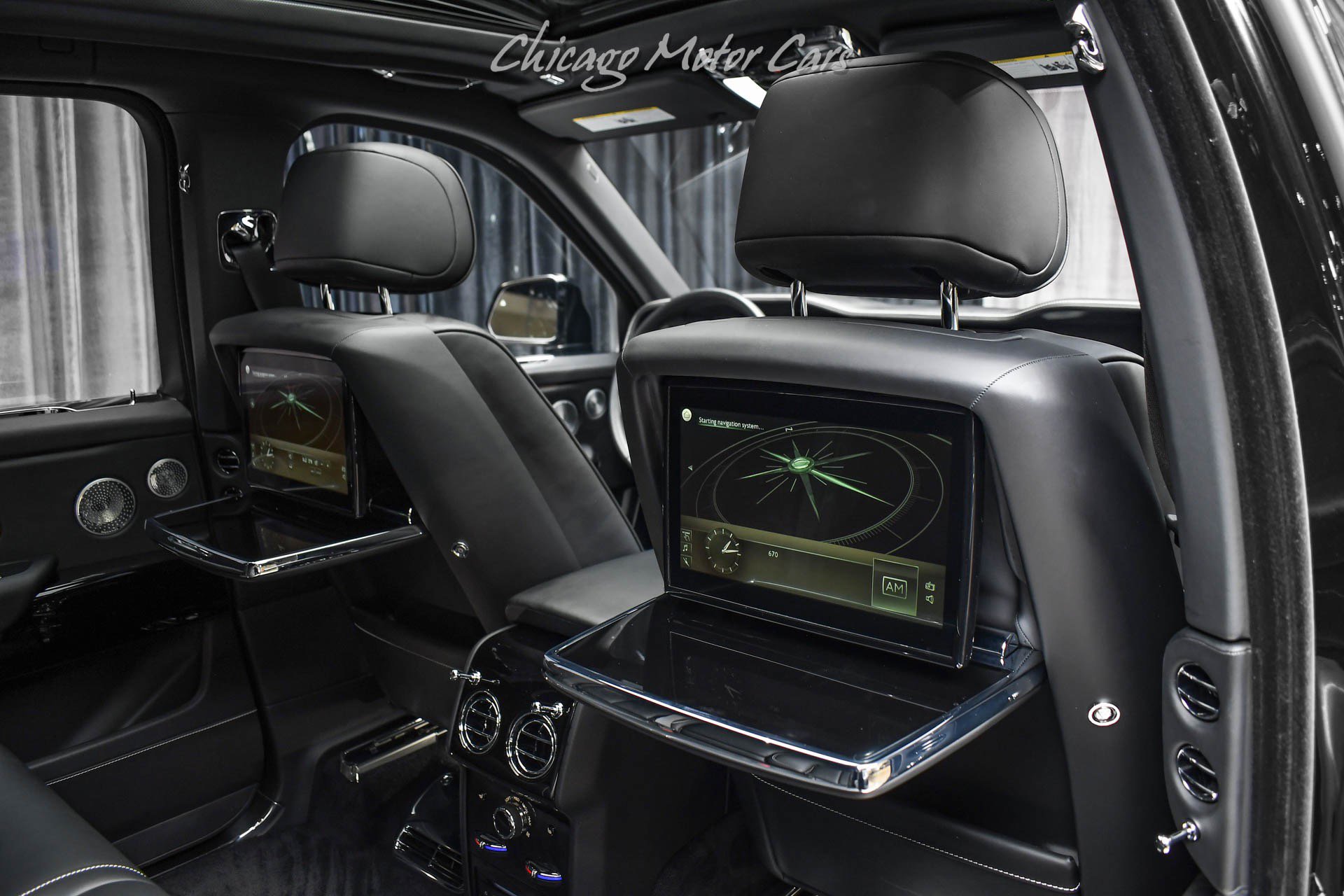 Used 2023 Rolls-Royce Cullinan w/ Cullinan Package image 32