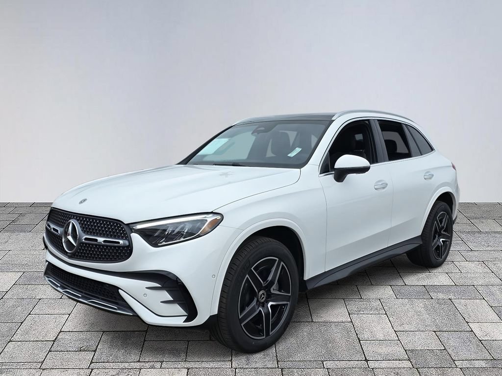 Used 2026 Mercedes-Benz GLC 300 image 3
