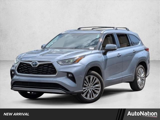 Used 2023 Toyota Highlander Platinum image 1