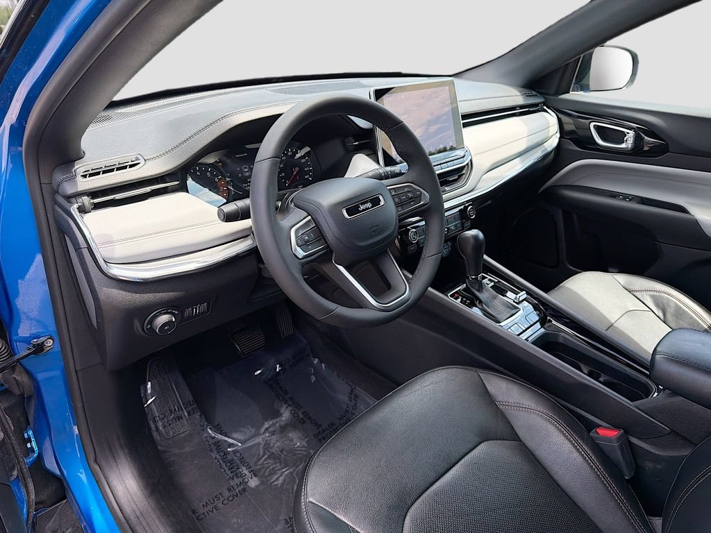 Used 2023 Jeep Compass Limited AWD/4WD image 9
