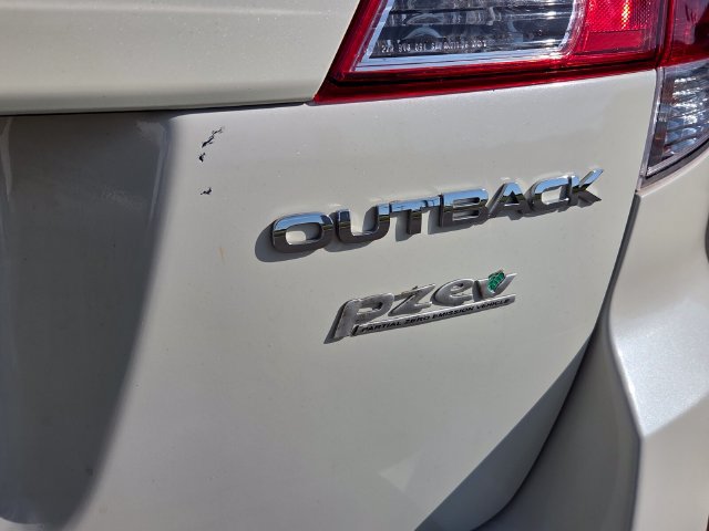Used 2014 Subaru Outback 2.5i Limited w/ Moonroof Package AWD/4WD image 10