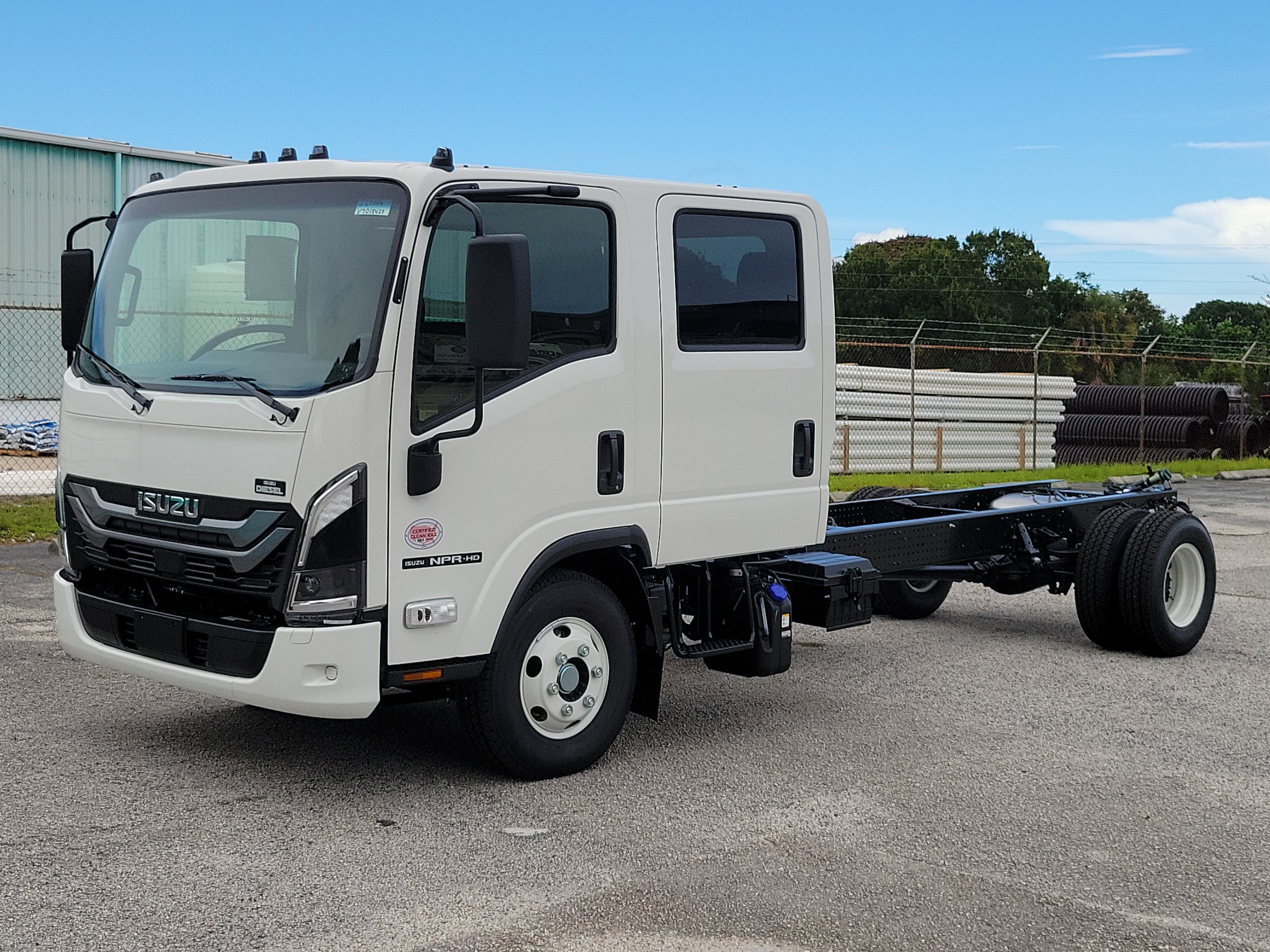 Used 2027 Isuzu NPR RWD image 2