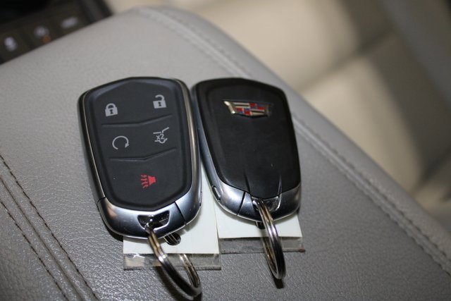 Certified 2022 Cadillac XT4 Luxury w/ Cold Weather Package image 15