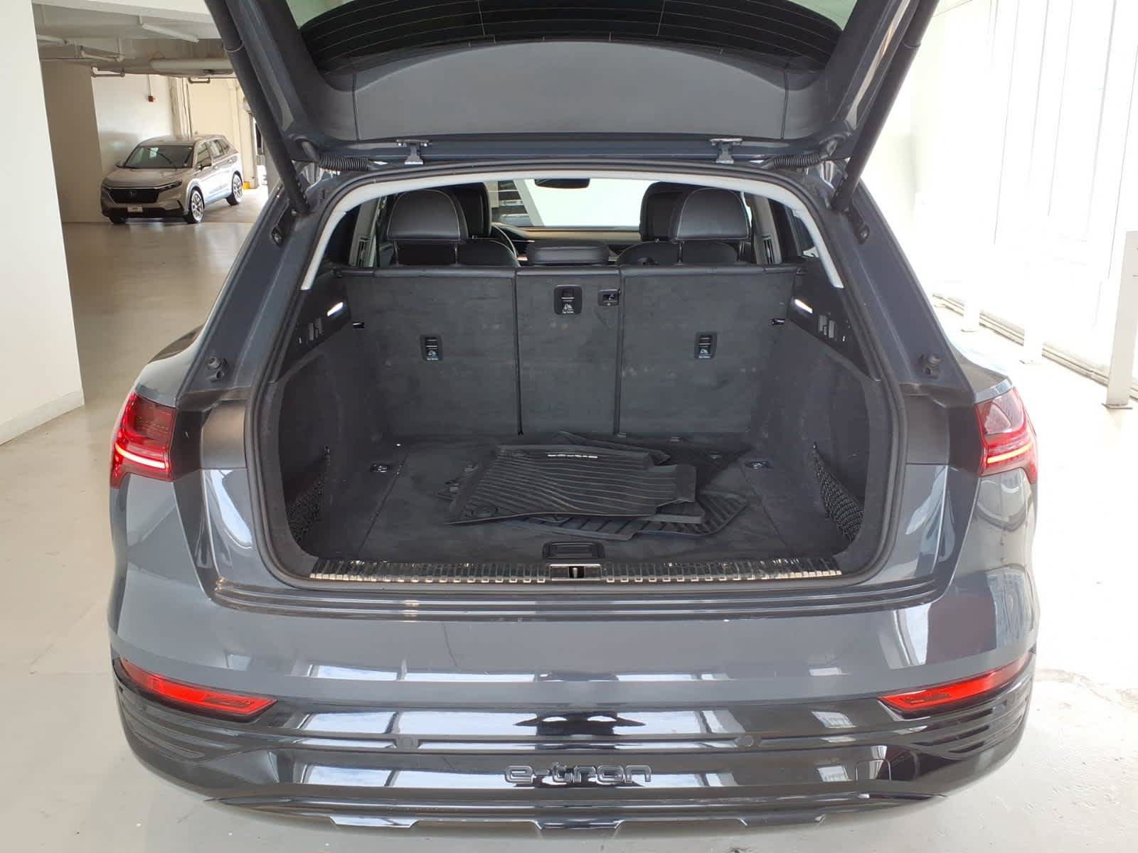 Used 2024 Audi Q8 e-tron Prestige w/ Prestige Package AWD/4WD image 9