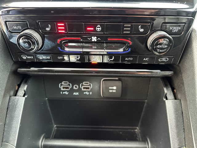 Used 2025 Jeep Grand Cherokee Limited AWD/4WD image 31