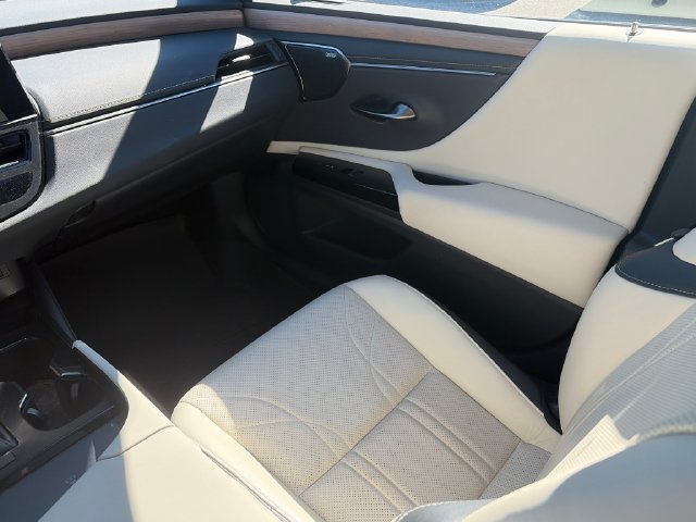 Certified 2024 Lexus ES 350 Ultra Luxury w/ Accessory Package (Z2) FWD image 16