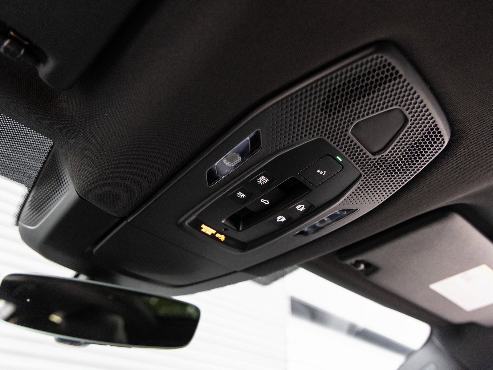 Used 2025 Porsche Macan Electric image 18