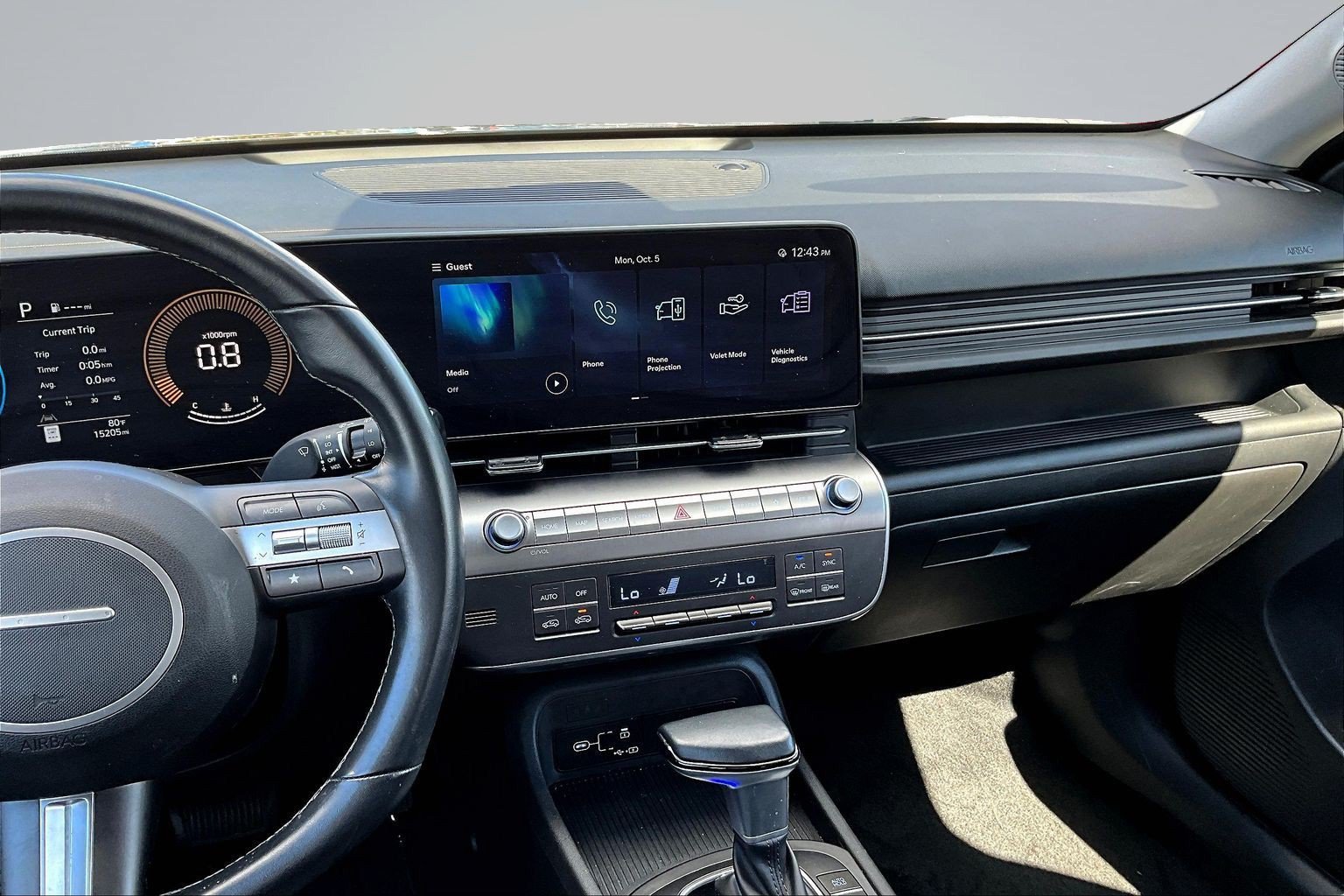 Used 2025 Hyundai Kona SEL FWD image 8