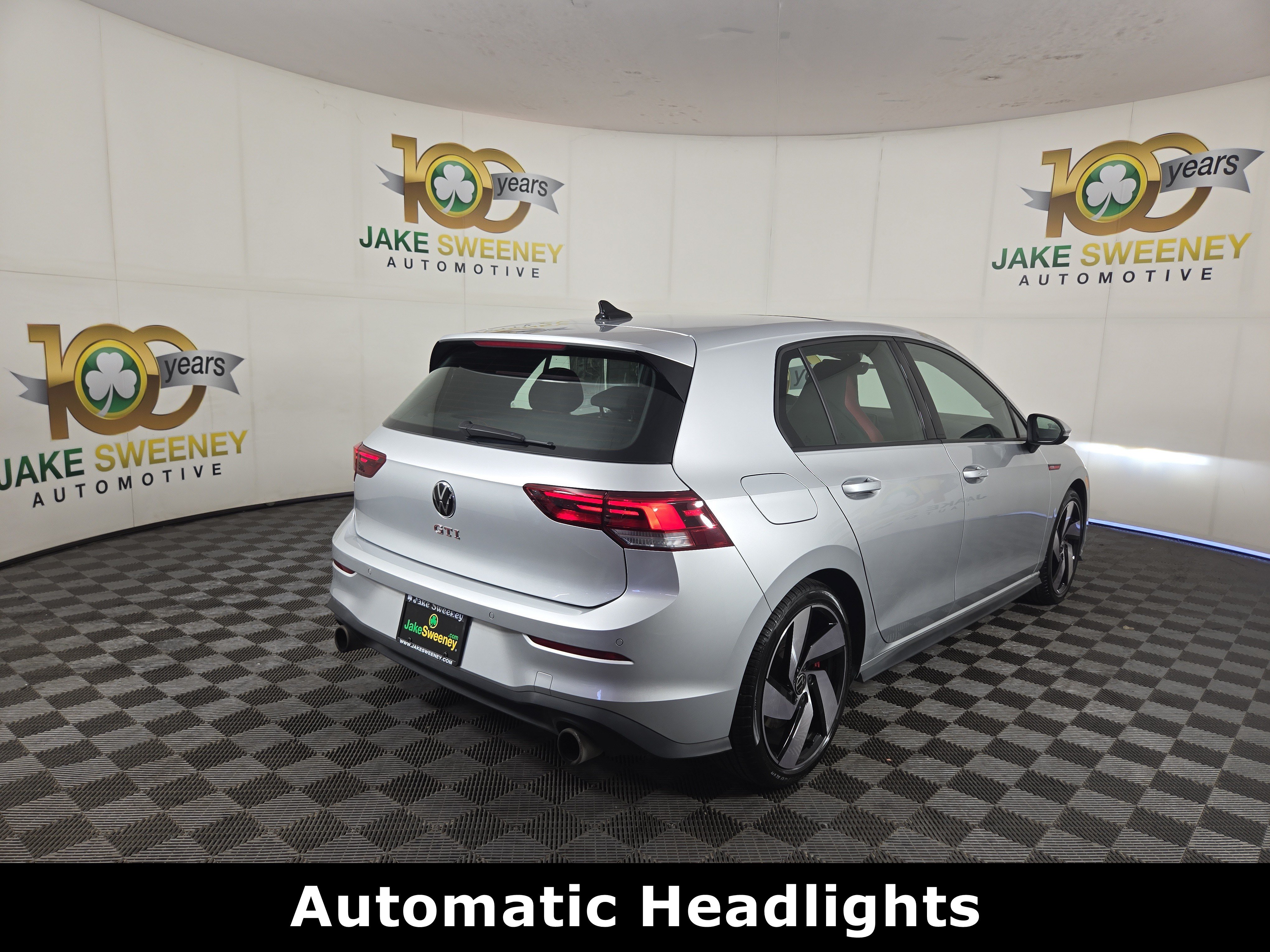 Used 2022 Volkswagen GTI SE FWD image 9