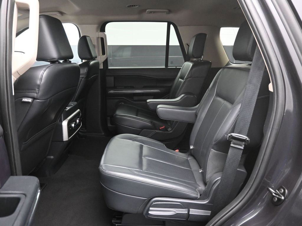 Certified 2024 Ford Expedition XLT image 26