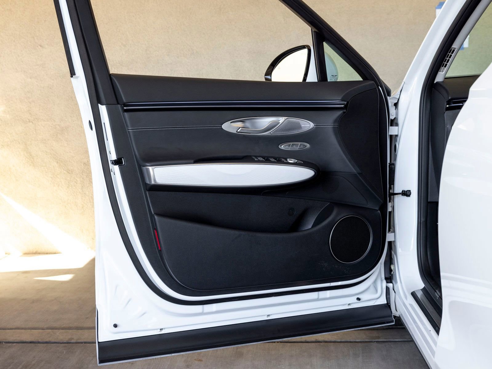 Used 2026 Genesis GV70 2.5T Advanced image 13