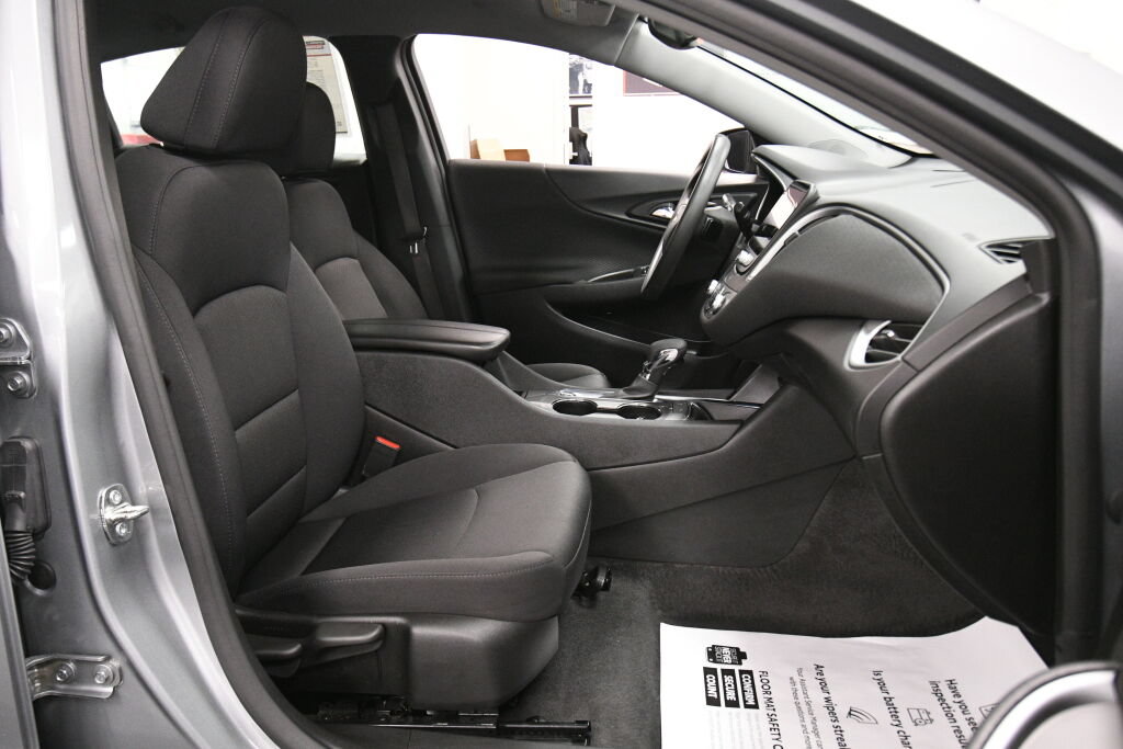 Used 2024 Chevrolet Malibu LT FWD image 24